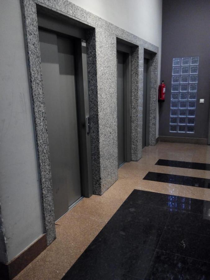 Apartamento Mota-2 Huca-Los Prados; Parking Y Wifi Gratis Oviedo Exterior photo